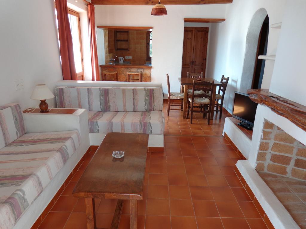 Apartamentos Los Pinares Benet Santa Eularia des Riu Room photo