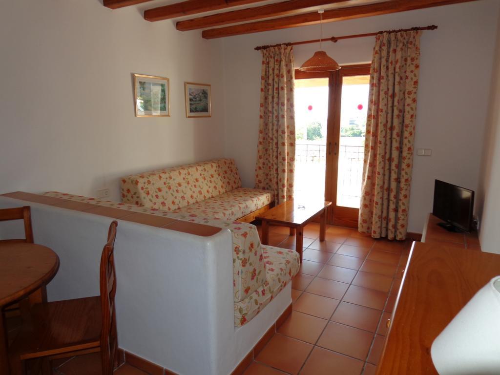 Apartamentos Los Pinares Benet Santa Eularia des Riu Room photo