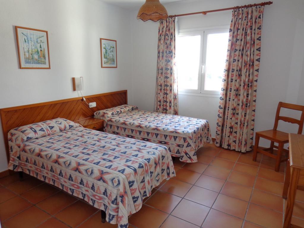 Apartamentos Los Pinares Benet Santa Eularia des Riu Room photo